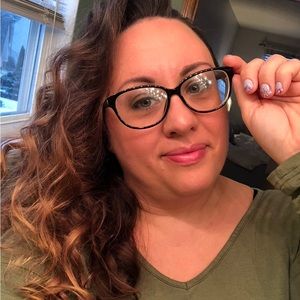 Meet your Posher, Lindy